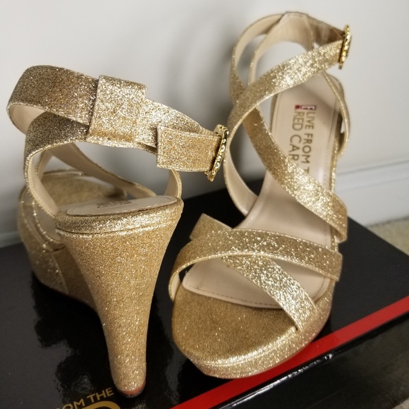 Platform high heels wedge shoes. - Picture 3 of 4